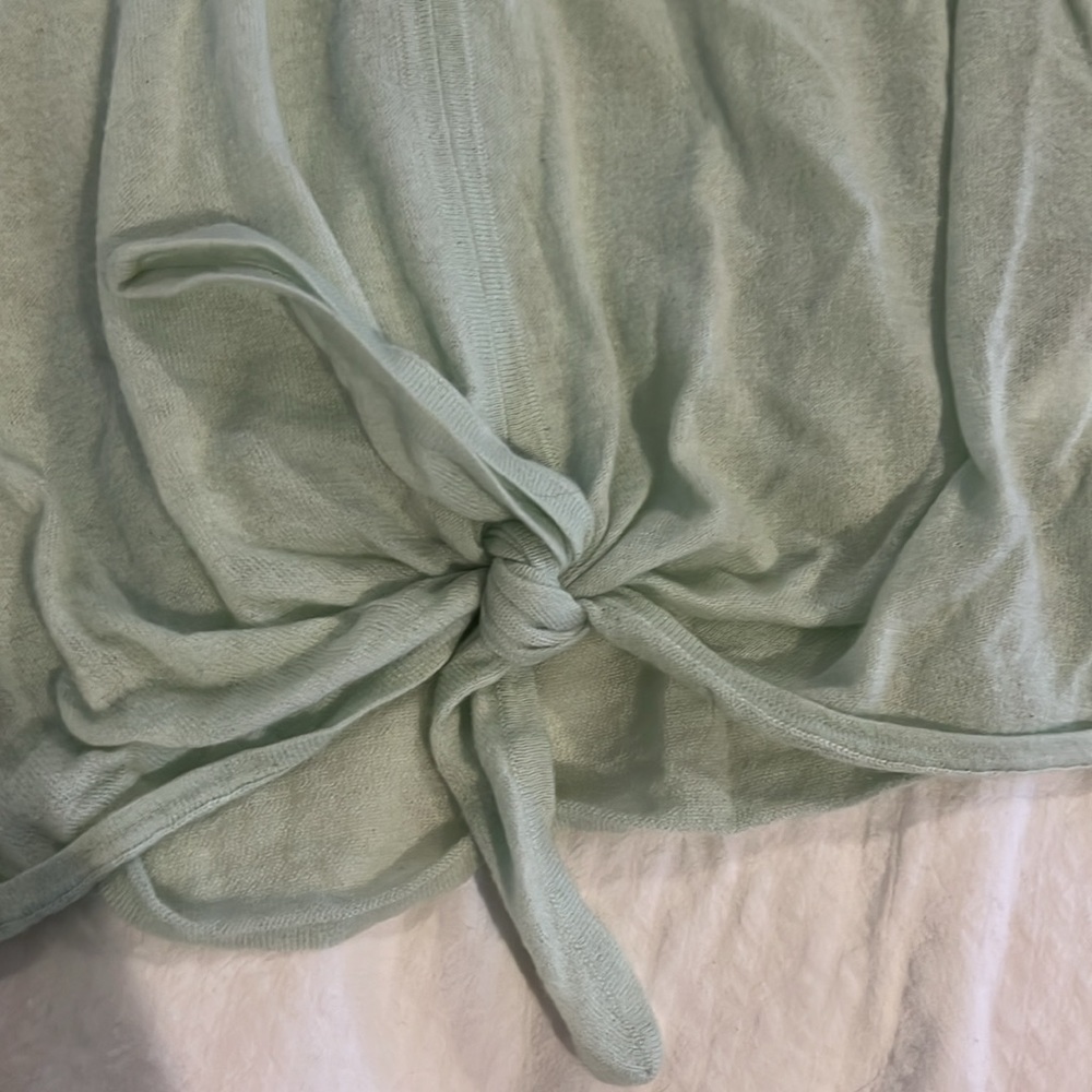 Club Monaco cashmere sweater - Picture 3 of 3